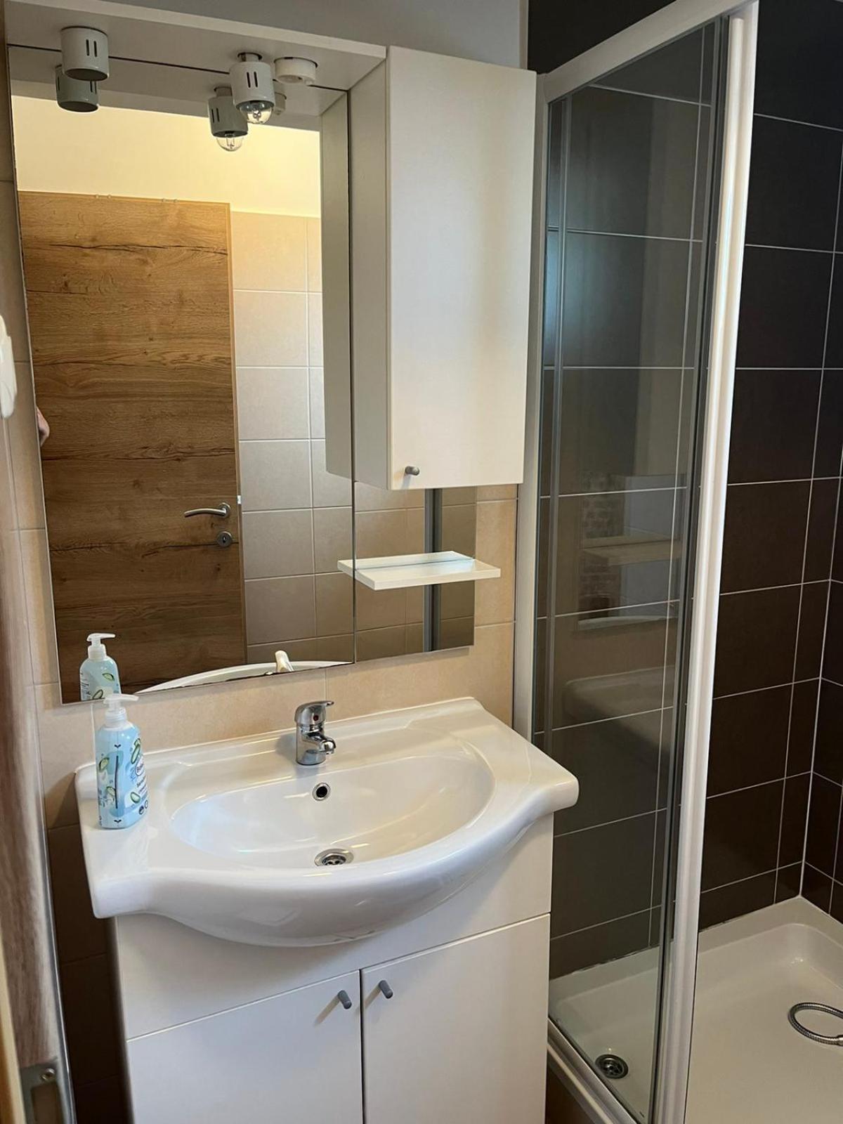 Apartments Dumicic Супетарска Драга Екстериор снимка