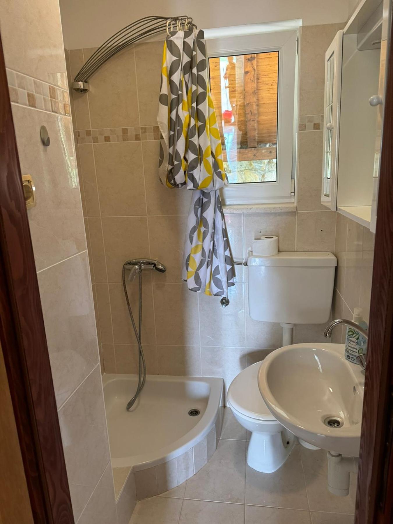 Apartments Dumicic Супетарска Драга Екстериор снимка