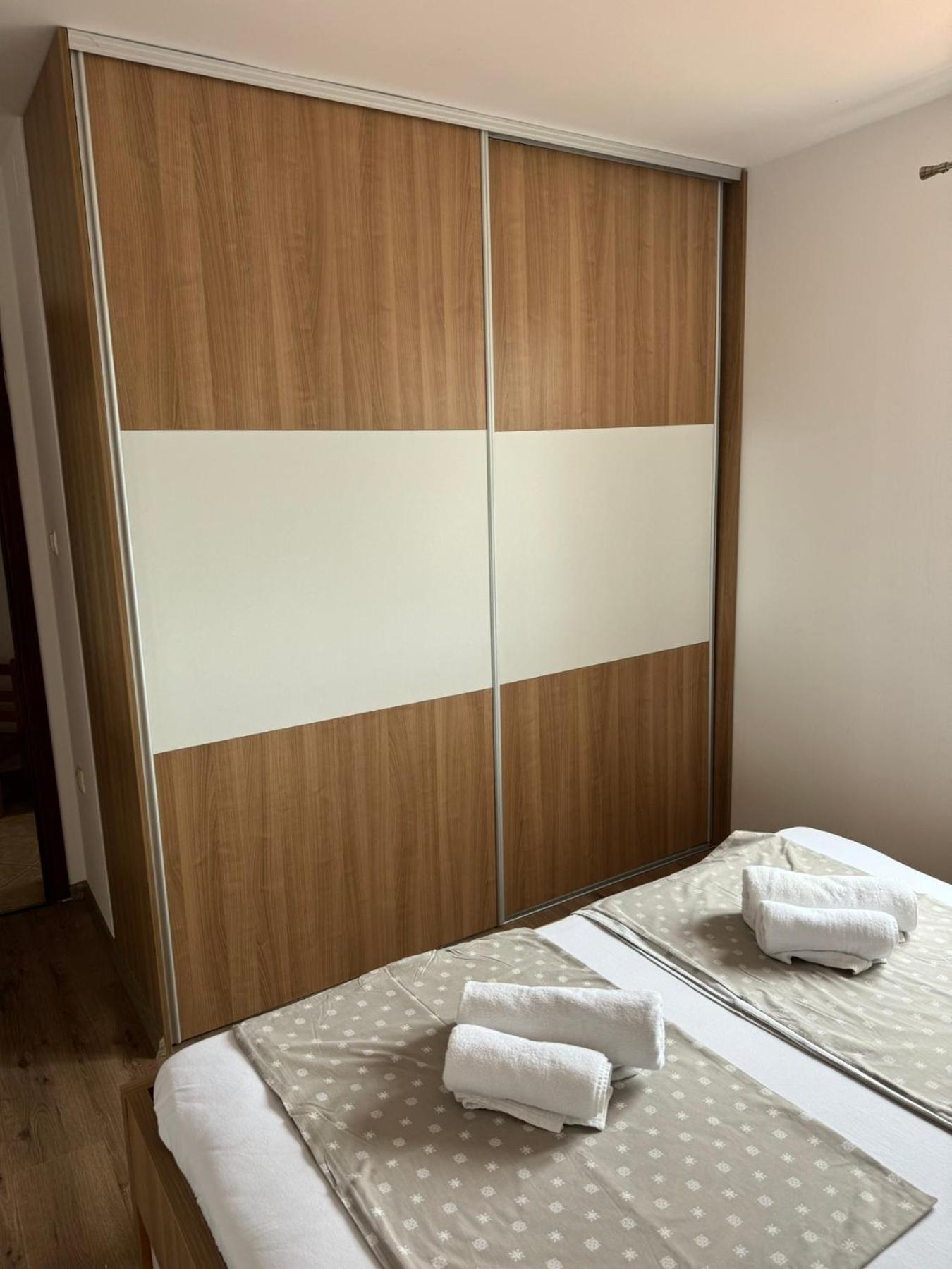 Apartments Dumicic Супетарска Драга Екстериор снимка