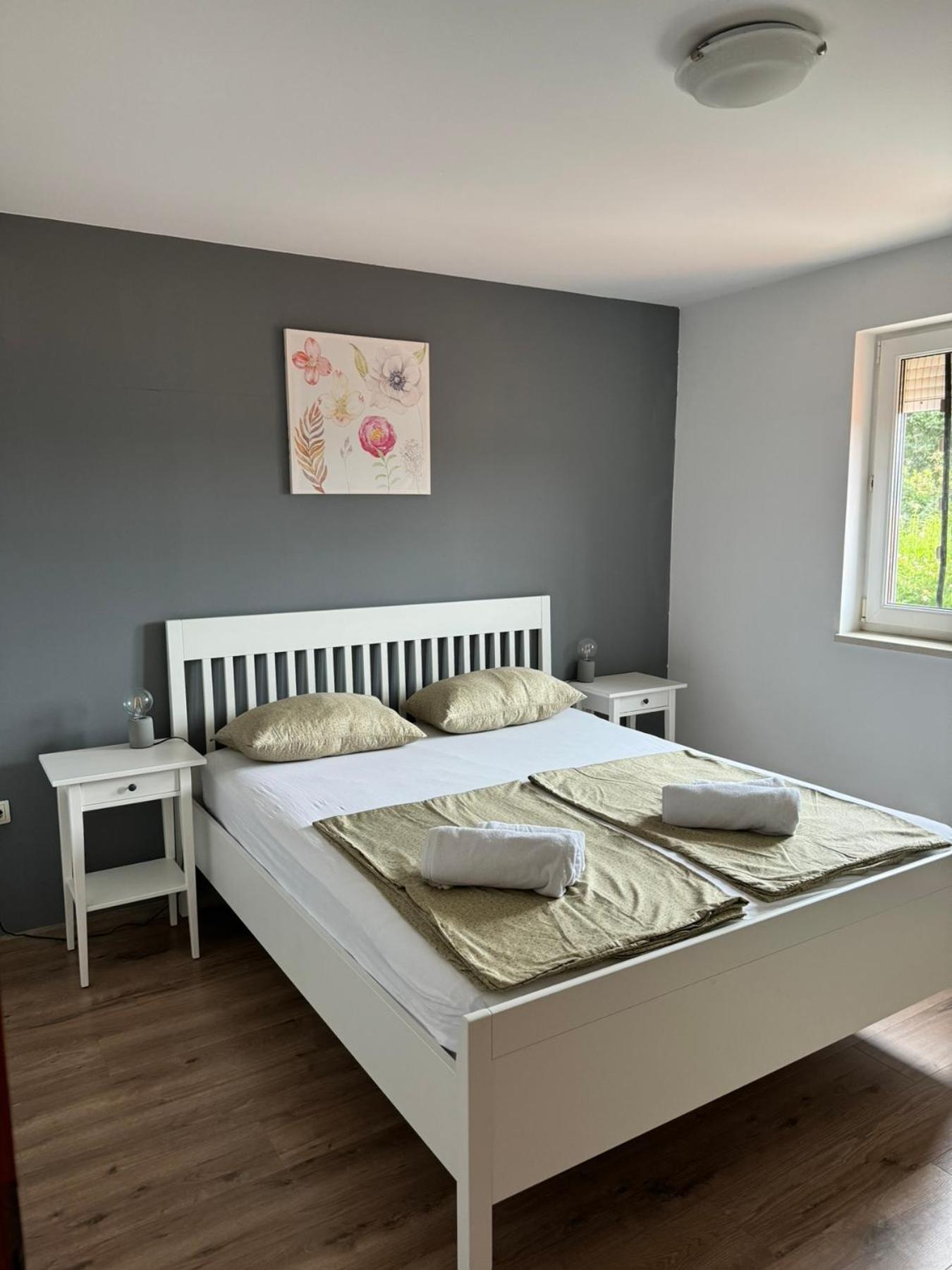 Apartments Dumicic Супетарска Драга Екстериор снимка