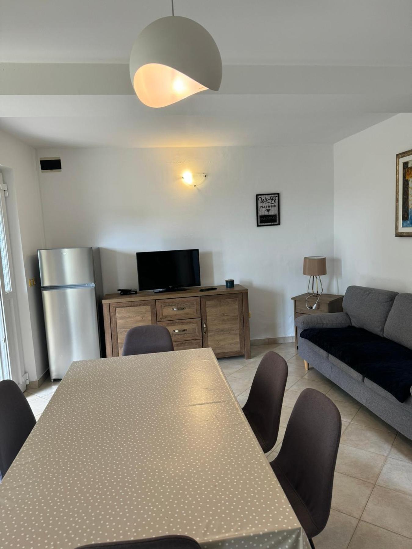 Apartments Dumicic Супетарска Драга Екстериор снимка
