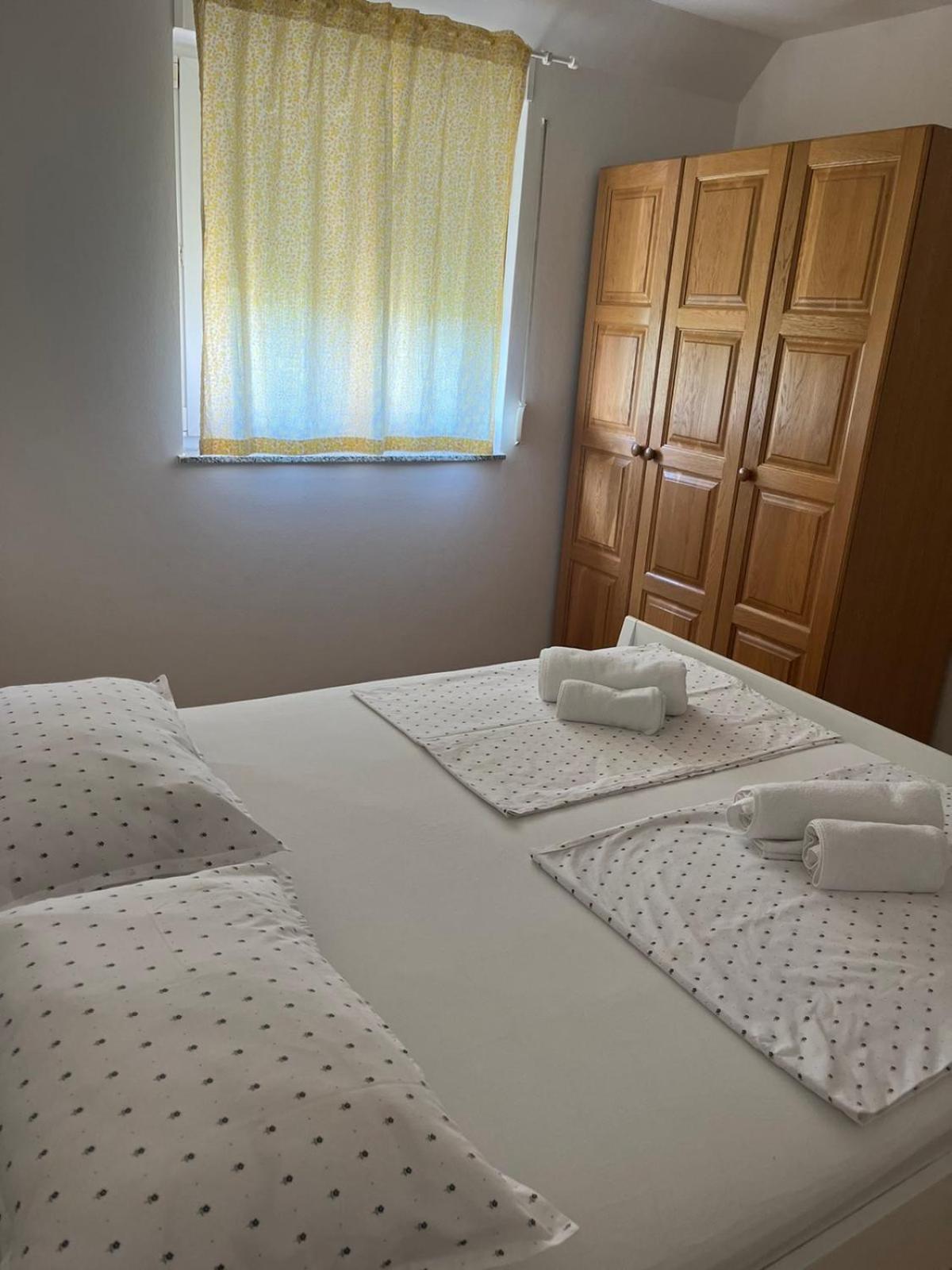 Apartments Dumicic Супетарска Драга Екстериор снимка