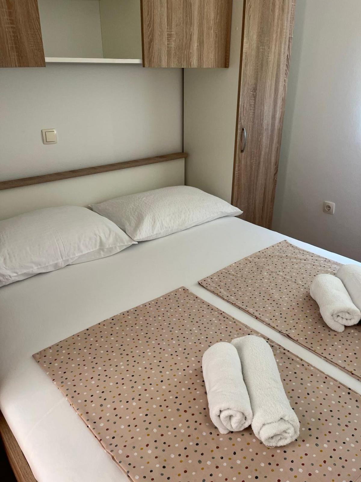 Apartments Dumicic Супетарска Драга Екстериор снимка