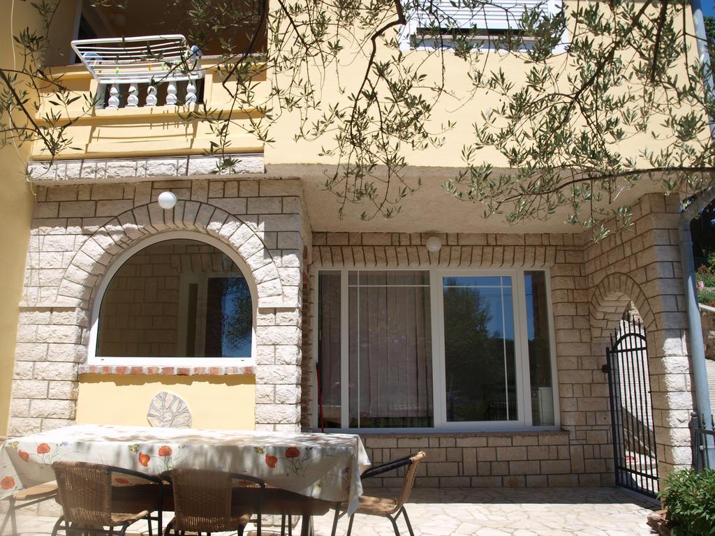Apartments Dumicic Супетарска Драга Екстериор снимка