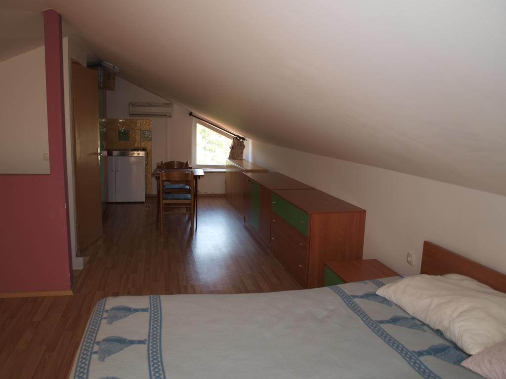 Apartments Dumicic Супетарска Драга Екстериор снимка